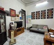 Chính chủ  bán nhà phố hàng chiếu, 4 tầng, mặt tiền 10m, 90m2, 32 tỉ, homestay đỉnh