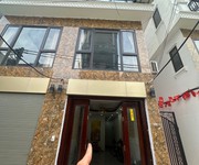 Phố việt hưng 8 tỷ thang máy,40m sổ đỏ long biên
