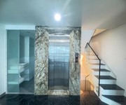 Bán nhà quận ba đình - đội cấn - mới kính koong     6 tầng thang máy   đầy đủ gpxd   giá chỉ 9.35