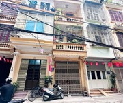 Chính chủ gửi bán nhà ô tô tránh đê la thành 4 tầng ô tô dừng đỗ quay đầu