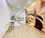 Cách nhà hát lớn ch,ỉ vài trăm mét chưa đến 2tỷ mà có căn nhà 3 tầng sạch sẽ về ở ng,ay