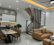 Nhà dành cho KH mua ở trung tâm Cầu Giấy, 38m2, 5T, tương lai tăng giá cao, chỉ 10.x tỷ