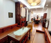 Bán chung cư 114,93m2 Giải Phóng, có thể cải tạo thành 4 ngủ, căn góc, có thang máy, an ninh tốt.