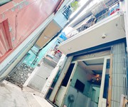 Nhà 3 tầng hẻm thông đường dương bá trạc p.chánh hưng  p1q8 cũ . giá 3,98 tỷ tl