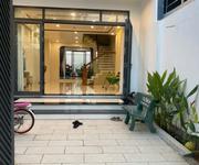 Bán nhà đẹp 3 tầng bê tông cốt thép - đường nhựa 12m - sẵn sổ hồng - full thổ cư.