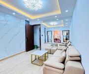Tập thể ngân hàng chùa bộc . còn mới 70 .  không nằm trong việc qh.  giá 3.3 tỷ sở hữu tầng 3 . sổ
