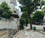 1 Cho thuê đất mặt tiền đường số 8 đối diện rmit, quận 7 1 Cho thuê đất mặt tiền đường số 8 đối diện rmit, quận 7