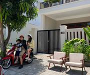 Chính chủ bán nhà 2 tầng sát bãi biển non nước   4pn   đang cho thuê 16 triệu/tháng