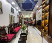 Bán nhà mặt phố hoàng cầu, 55m2, 9 tầng thang máy, mặt tiền 4.5m, 32 tỉ, vỉa hè, kinh doanh