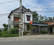 Bán nhà 2 tầng 1 tum trên đất 220m    mặt tiền hơn 10m