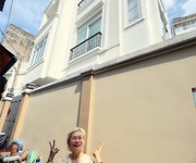 Chính chủ chưa qua đầu tư - mặt tiền hẻm xe hơi đường thủ khoa huân - ngay chợ bến thành quận 1