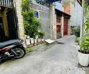 Trung tâm quận 10   hẻm 3 gác   42m    4 tầng   5pn.