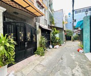 phú nhuận  43m    4 tầng   4pn  nở hậu   hoàn công đủ