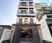 Siêu phẩm tch18   chỉ 100m ra đh giao thông vận tải   có thang máy hiện đại