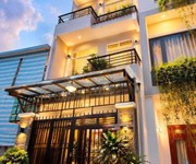 huỳnh tịnh của   q3  giáp q1  45m   4 tầng  5pn