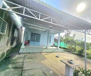 Chủ cần bán đất tặng căn nhà cấp 4. đang cho thu nhập ổn định. giá cực tốt chỉ ngang