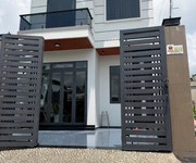 Giảm giá còn 5.9 tỷ   nhà đẹp mái ngói, full nội thất, xe hơi trong nhà