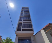 Bán nhà 6 tầng thang máy 120m2 mặt đường Ngô Gia Tự cho thuê 40 tr/th