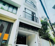 Bán nhà ngọc thụy 11 tỷ 40m ô tô gara,thang máy,sổ đỏ long biên