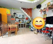 Nhà 2 tầng nở hậu hẻm thông phạm thế hiển p4q8 cũ  p.chánh hưng . giá 3,68 tỷ tl