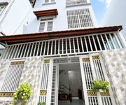 Nhà ngang khủng cách mt phạm thế hiển 50m p4q8 p.chánh hưng
