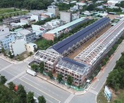 1 平阳省黎利大道临街联排别墅   双面临街   月租金收益2500万 3000万越南盾