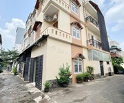 NHÀ 3 TẦNG căn góc trung tâm TRƯỜNG THỌ PHƯỜNG THỦ ĐỨC  5 phòng ngủ, ô tô đậu trước nhà