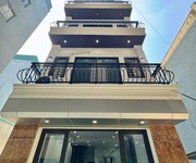 Siêu Phẩm Trung Tâm Long Biên, 1 Nhà Ra Phố, 61m x 5 tầng, thang máy,rá sốc 10 tỉ xíu