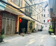 Hoa hậu ngọc thụy 7 tỷ 35m ô tô đỗ cửa,long biên