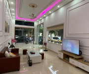 Cực hiếm trung tâm bắc giang   3 mặt thoáng   view hồ   nhà mới xây   thang máy   ô tô tránh nhau