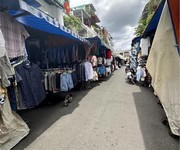 mặt tiền kinh doanh   sát chợ bà chiểu   khu buôn bán sầm uất   84m .