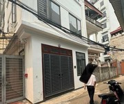 Bán nhà bát khối lô góc 8 tỷ 36m ô tô qua nhà,sổ đỏ long biên