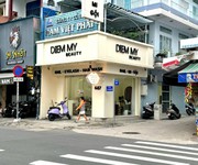 Sang nhượng tiệm nail   mi   gội trên trục đường chính mặt tiền góc 687 lạc long quân, quận tân bình