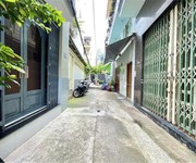 căn góc 3 mặt thoáng   giáp quận 1   42m    3 tầng.