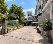 Zảm 2 còn t.l   nhà đẹp 3 tầng 132m2 ngang 8m   hẻm 6m thông   đối diện aeon tân phú