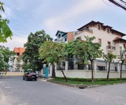 biệt thự góc 2mt hồ bơi - compound nguyễn văn hưởng cao cấp