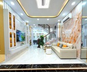 Nhà vừa ở vừa kinh doanh, dân đôn, xe hơi tránh nhau, cạnh phú mỹ hưng, chưa tới 9 tỷ