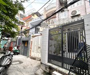 Bán nhà đ.đoàn văn bơ- 67m2- ngang 4.1m- nở hậu tài lộc- cách 100m ra hẻm xe hơi- giao thương đ.tôn