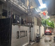 Chính chủ bán nhà 2 tầng tại giáp bát   7 phòng đang cho thuê, doanh thu 15 triệu/tháng