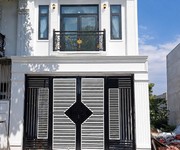 Chỉ 1 tỷ 980 sang sổ nhà gần KCN Nam Tân Uyên