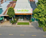 Mt ngay góc ngã 3 lê văn thịnh - quận 2 vị trí kd sầm uất giá đầu tư