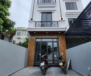 Chính chủ gửi bán nhà phố Phủ Thượng   Sân cổng riêng, ngõ thông