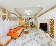 Nhà hẻm xe hơi cạnh vincom quận 7, 3 tầng, chỉ hơn 8 tỷ, tặng toán bộ nội thất