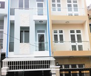 Bán rẻ nhà 3.2mx10m, mặt tiền hẻm xe hơi, 1 trệt 2 lầu, sát Quận 7, giá 720 triệu