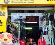 Cần bán nhà 2 tầng đường Nguyễn Văn Mẫn  bờ hồ