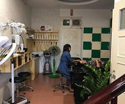 2 Sang nhượng salon tóc, tại tầng 1 số 30, ngõ 612, đường La Thành, quận Ba Đình, Hà Nội.