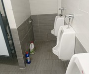 4 Sang nhượng NHÀ HÀNG rất đẹp, Chỉ cần đến kinh doanh.450m2- 2 tầng nhượng 180 triệu.