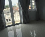 4 Bán nhà Quận 10, 42m2, giá chỉ 5,799 tỷ.