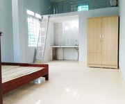 1 Phòng CCMN 30m2  có gác xép ,  đủ đồ.