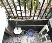 12 Nhà cho thuê nguyên căn gần ngã tư Bình Phước